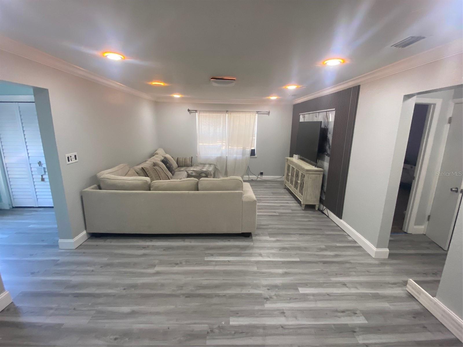 3303 19TH STREET COURT E