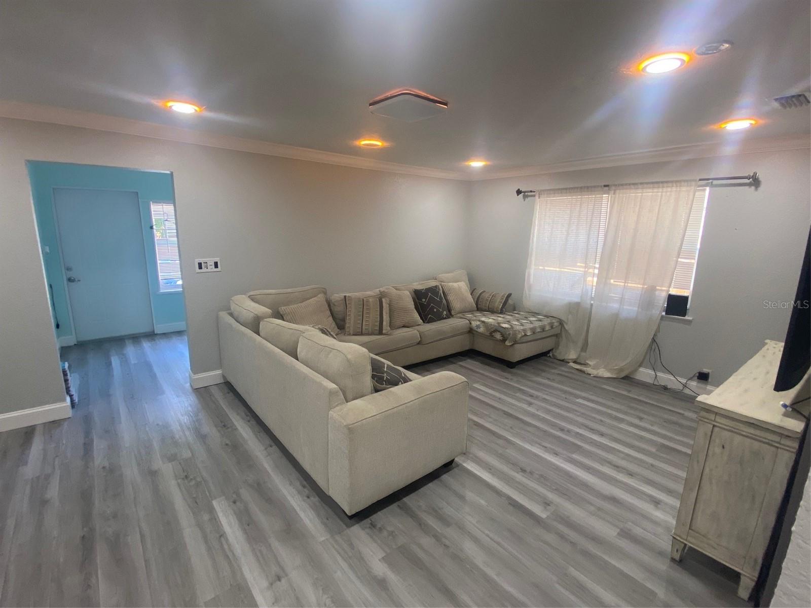 PINECREST - Residential