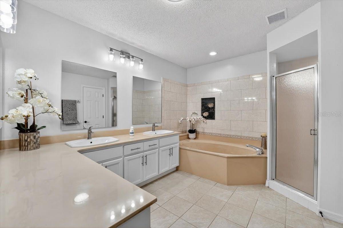 HAMMOCKS IV - Residential