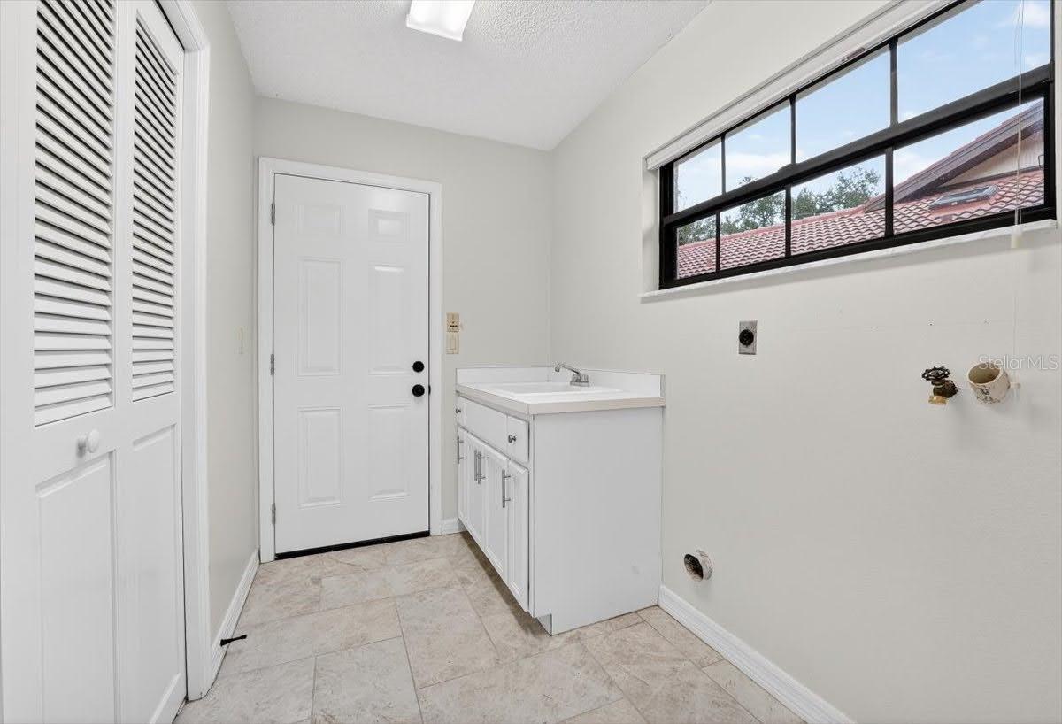 HAMMOCKS IV - Residential