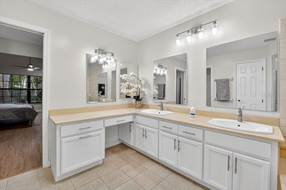 HAMMOCKS IV - Residential