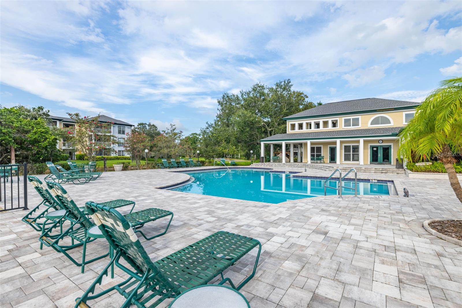 THE LANDINGS OF TAMPA A CONDOM - Residential