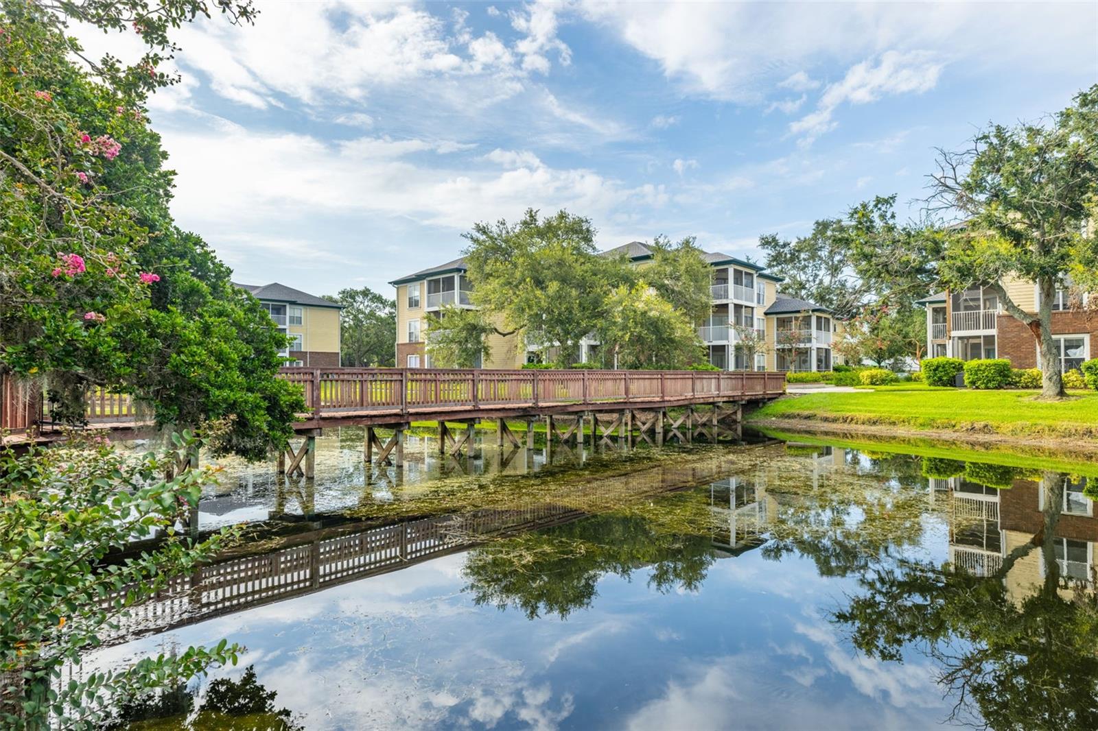 THE LANDINGS OF TAMPA A CONDOM - Residential