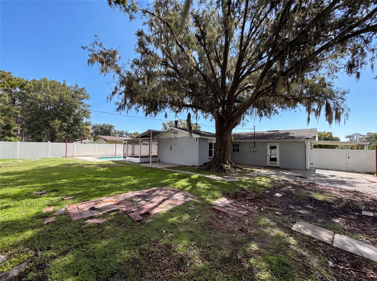 1823 LORI LANE W