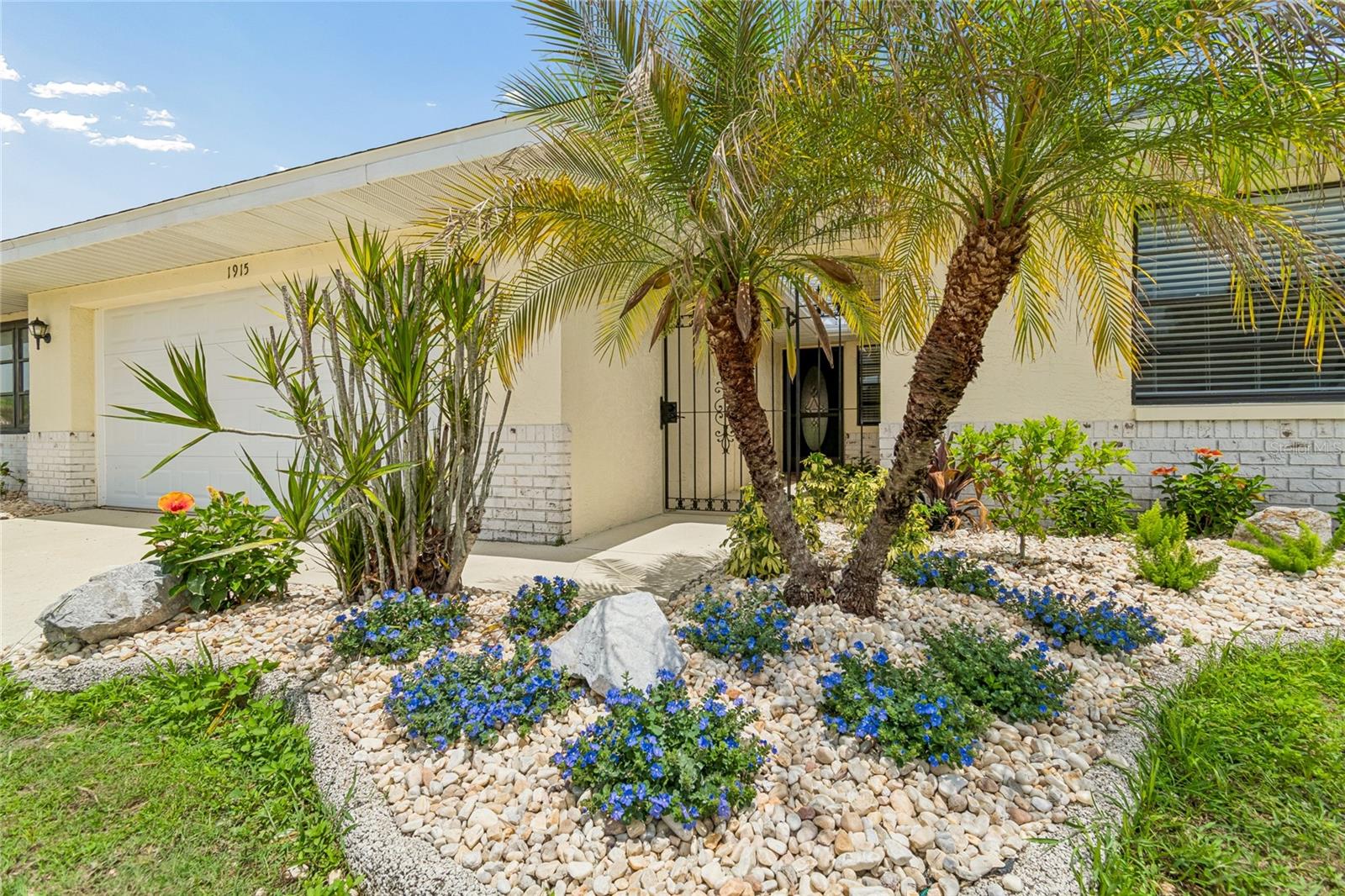 1915 W DEL WEBB BOULEVARD
