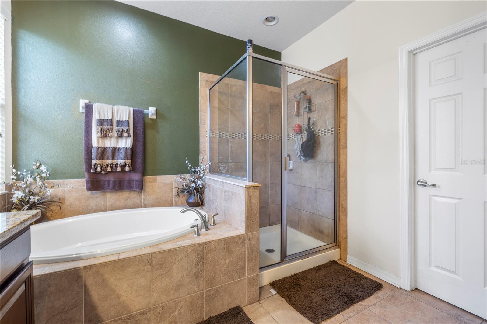 BAHIA LAKES PH 4 - Residential