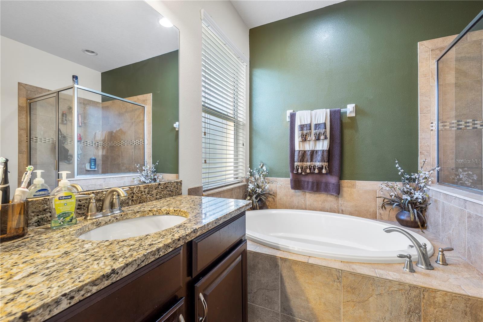 BAHIA LAKES PH 4 - Residential