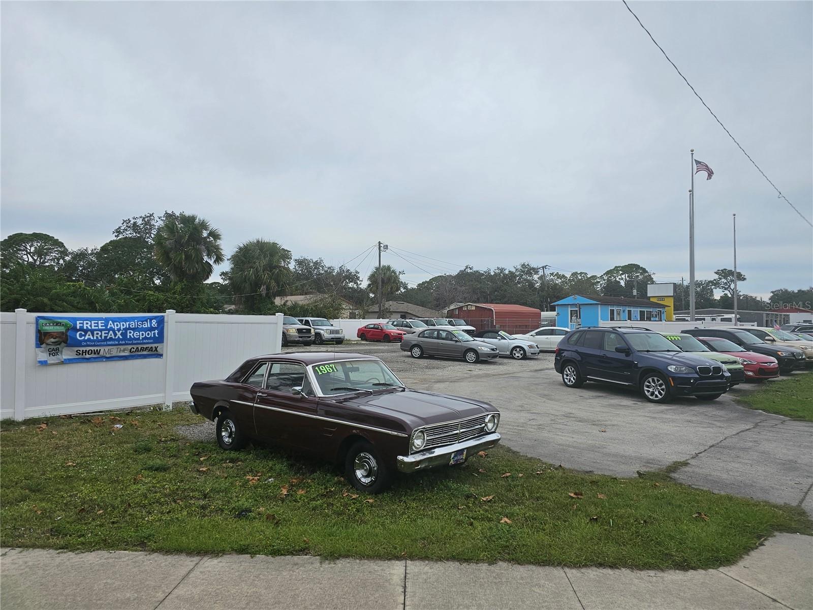 BAYWOOD - Commercial Sale