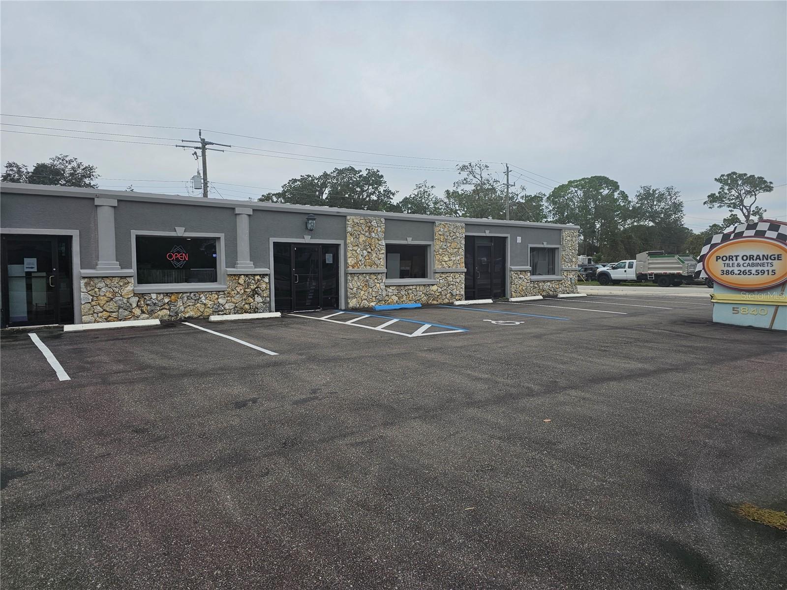 BAYWOOD - Commercial Sale
