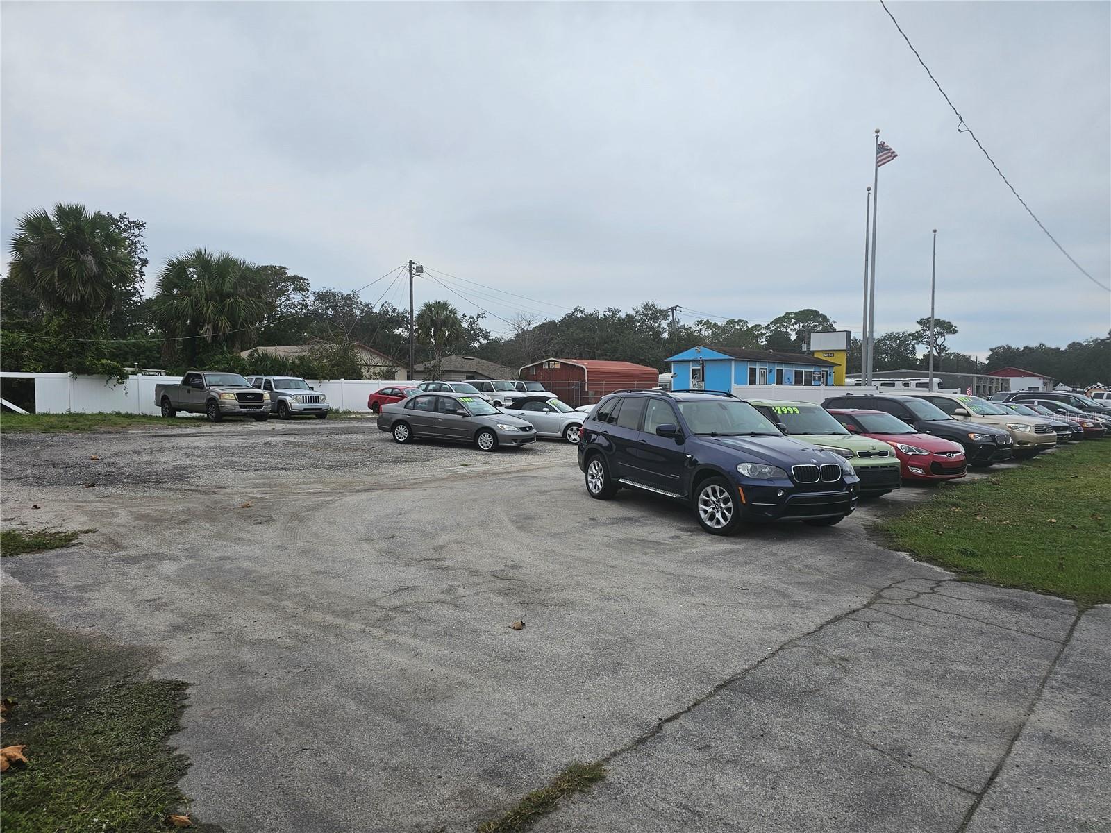 BAYWOOD - Commercial Sale