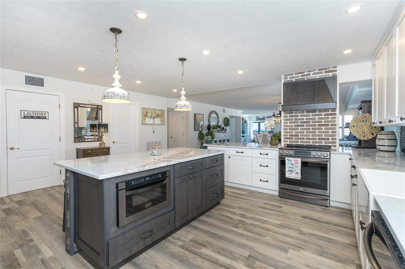 GULF BREEZE CONDO - Residential