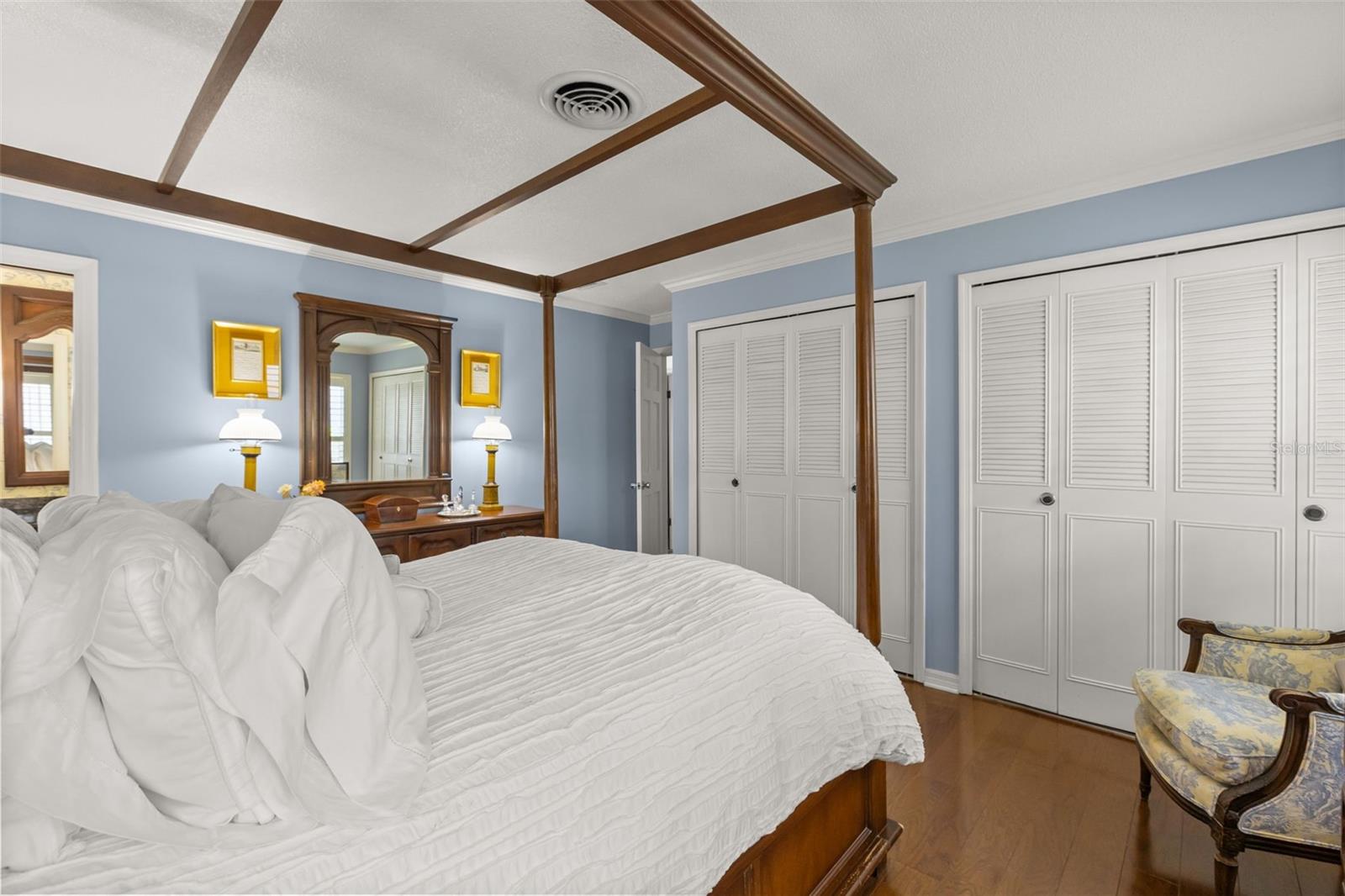 LA FLORESTA UNIT 2 - Residential