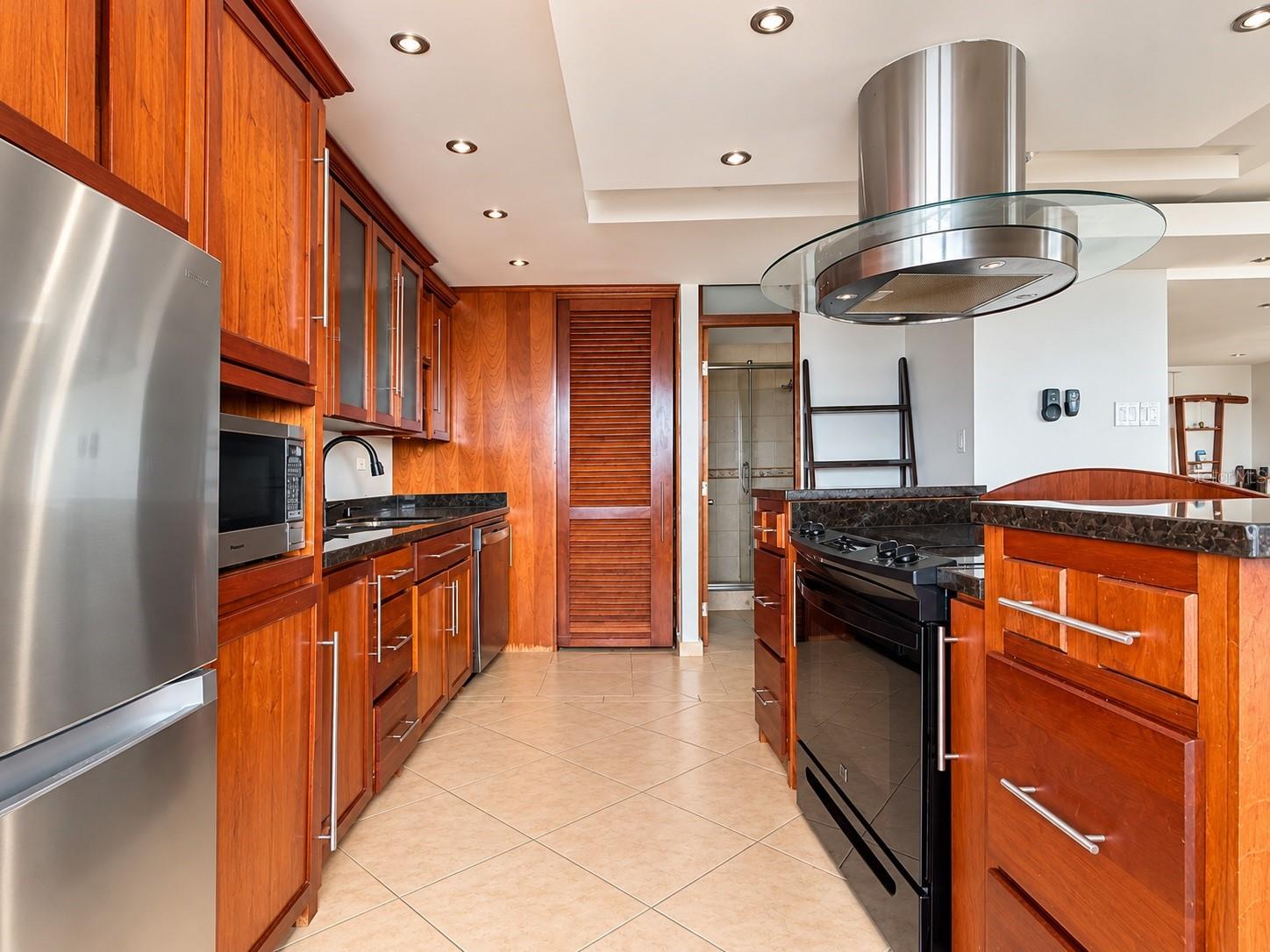 4735 ISLA VERDE AVENUE PH A