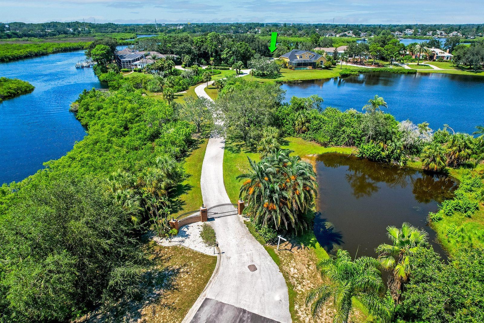 TAMPA & TARPON SPGS LAND CO SU - Land