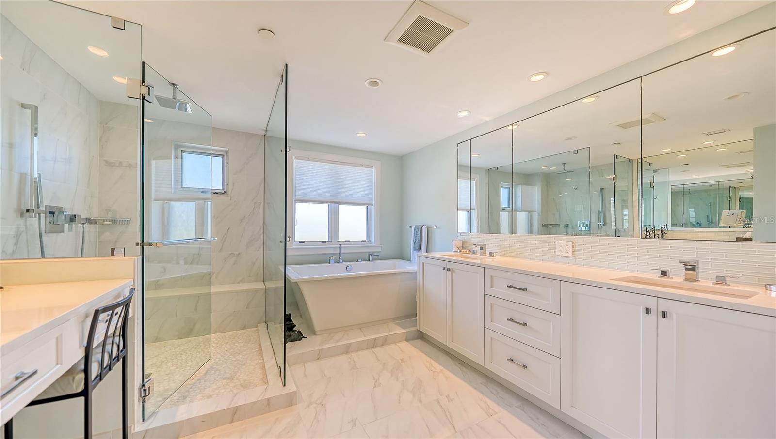 MARINA BAY - Residential