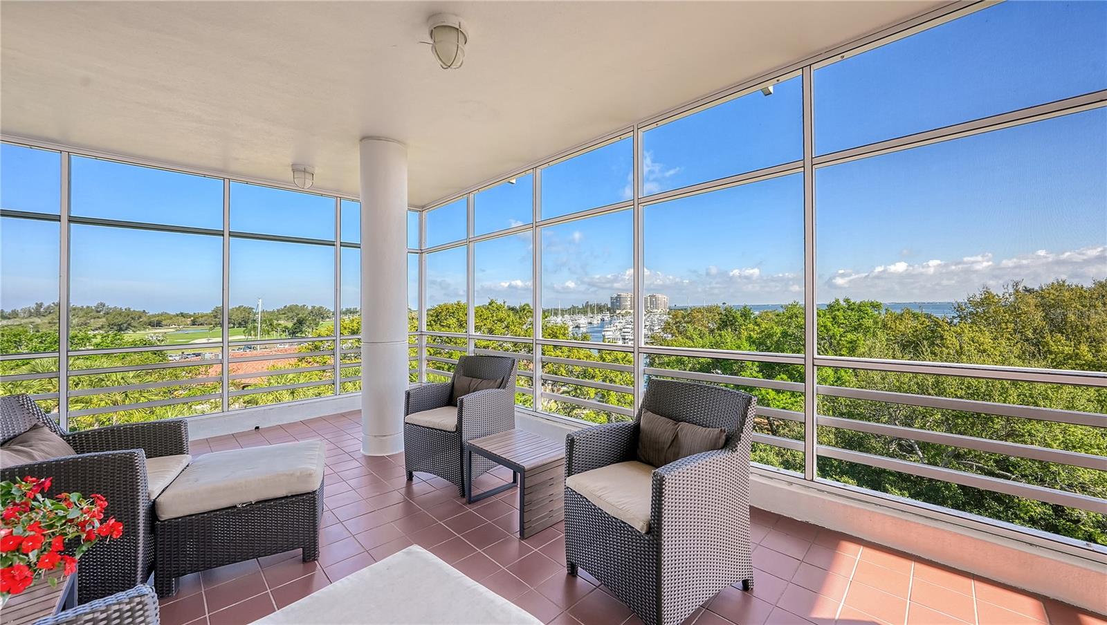 MARINA BAY - Residential