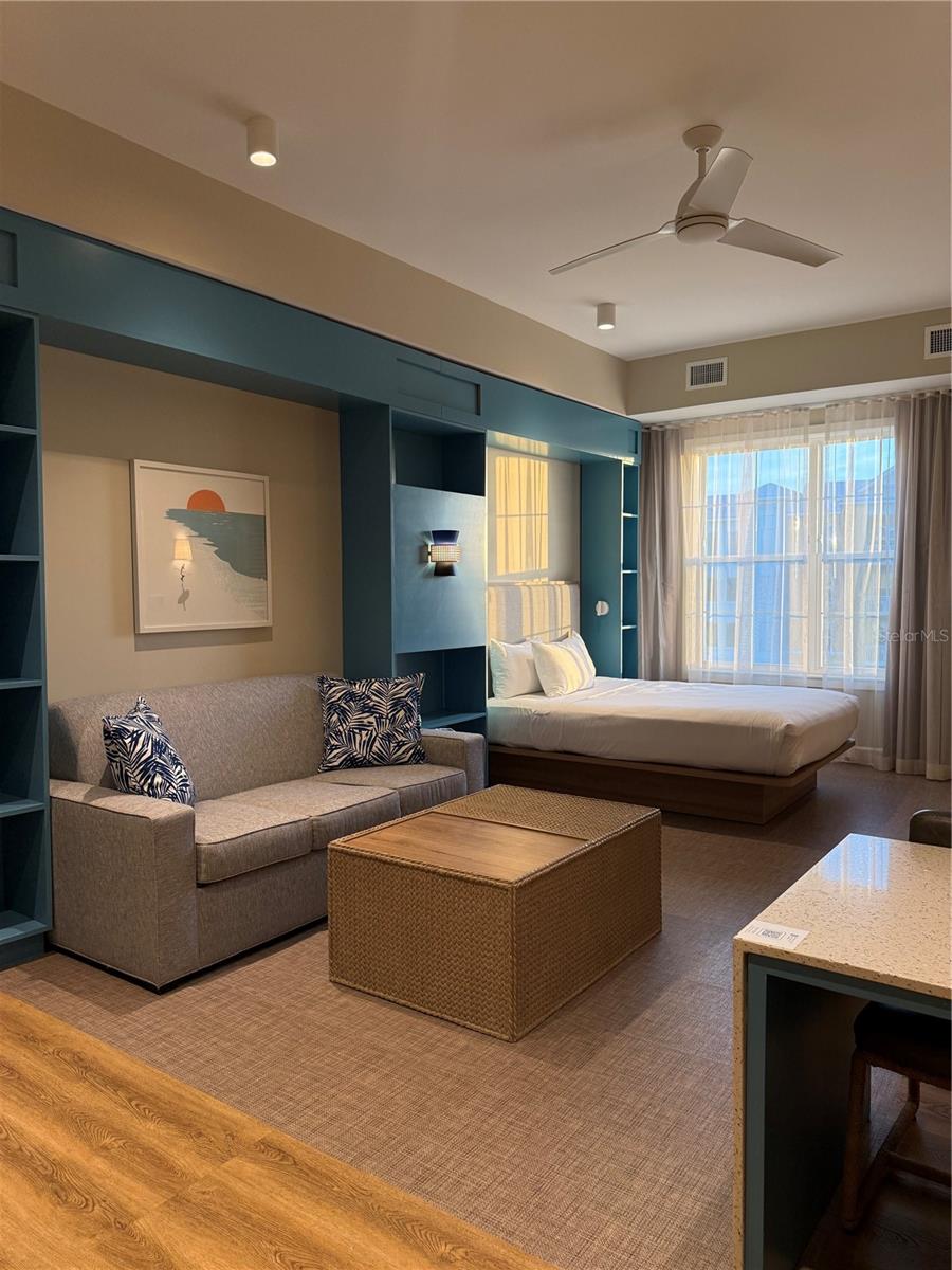 SUNSET WALK HOTEL CONDO PH 1 - Residential