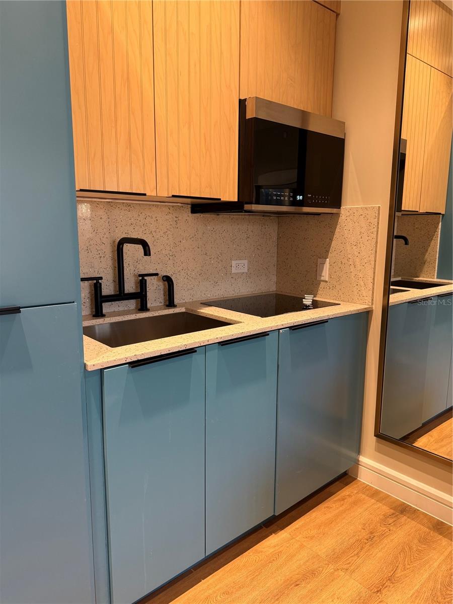 SUNSET WALK HOTEL CONDO PH 1 - Residential