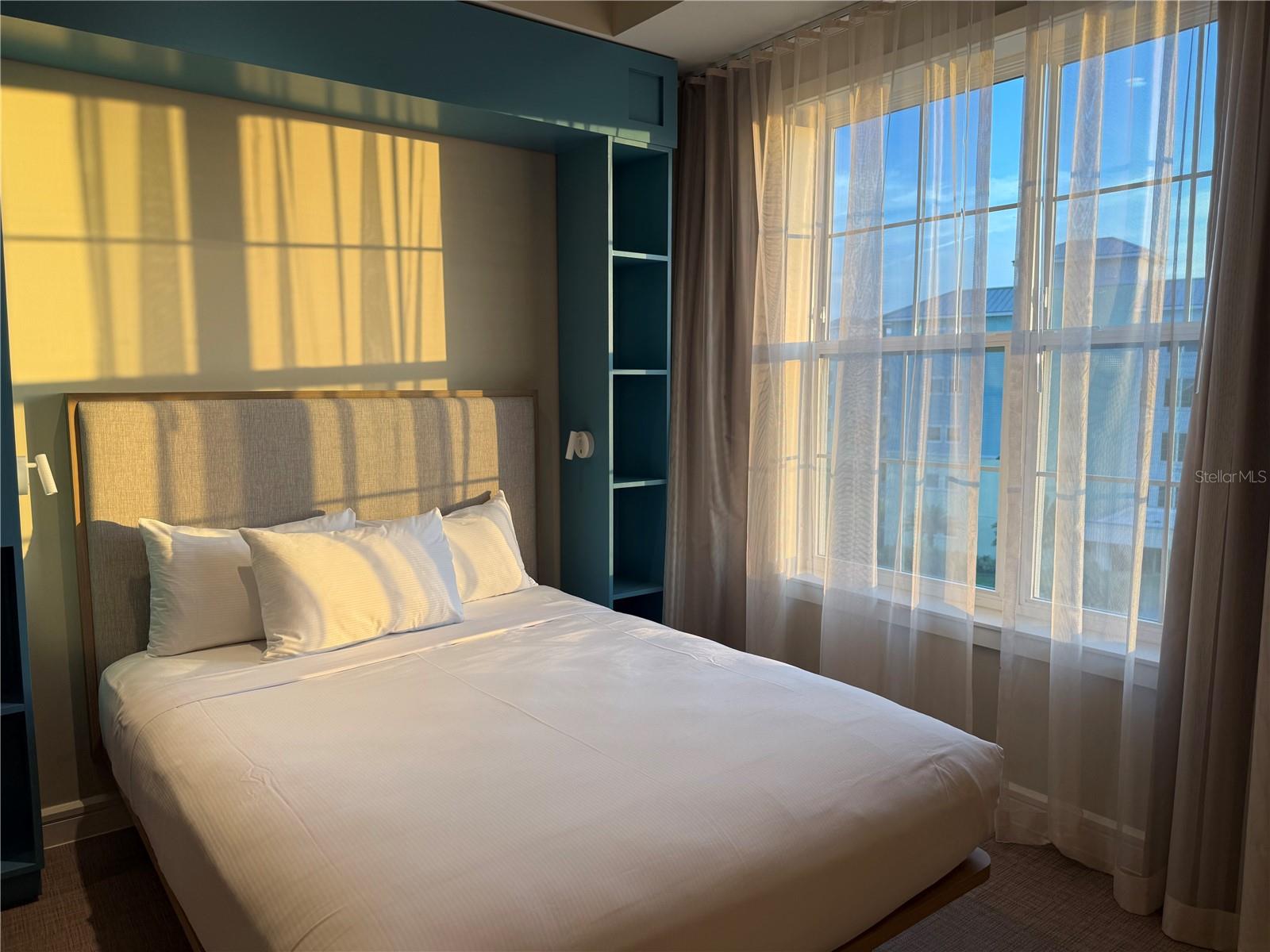 SUNSET WALK HOTEL CONDO PH 1 - Residential