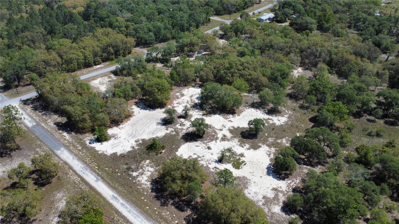 RAINBOW LAKES ESTATE - Land