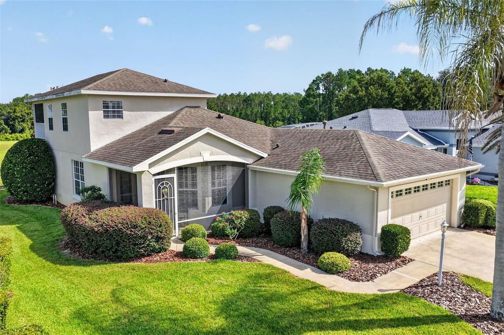 Photo of 5401 Sir Churchill Drive, Leesburg, FL 34748 (MLS # G5114947)