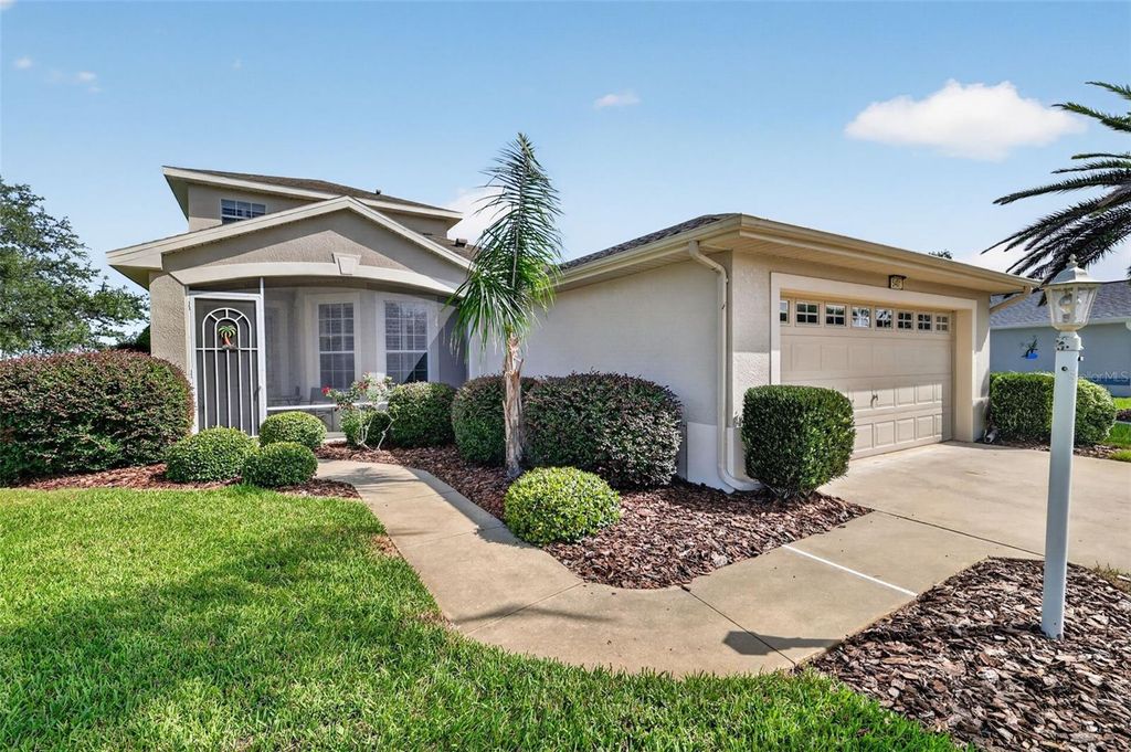 Photo of 5401 Sir Churchill Drive, Leesburg, FL 34748 (MLS # G5114947)