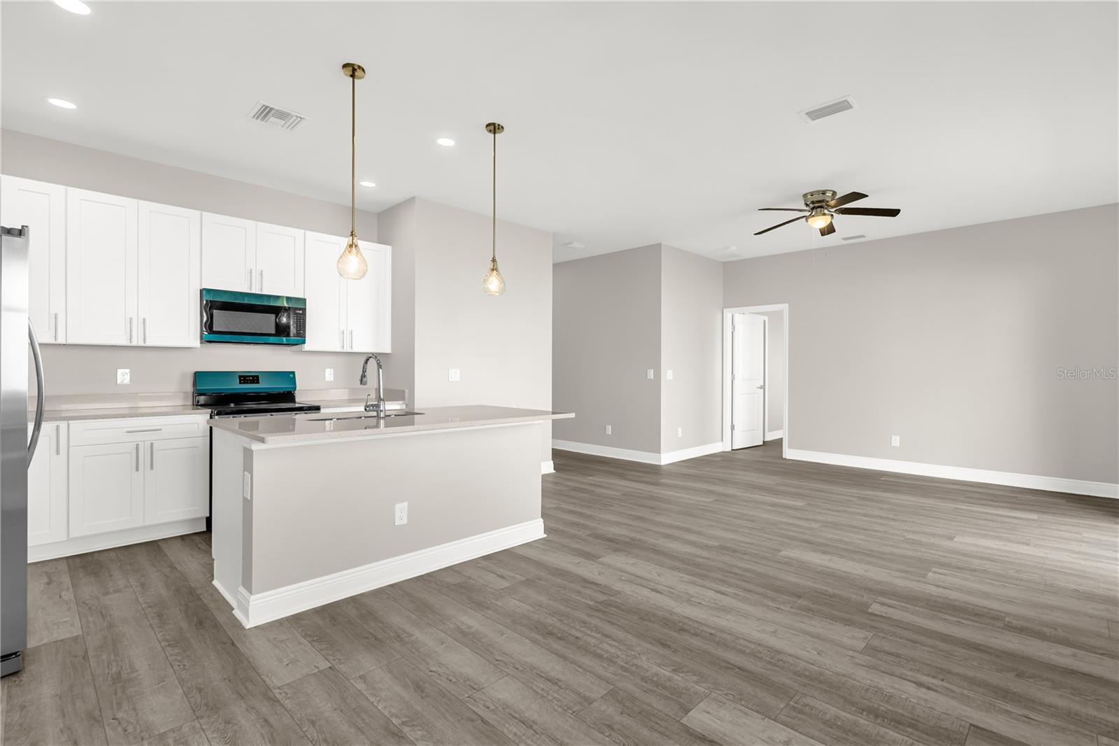 ACADEMY MANOR UNIT 01 - Residential