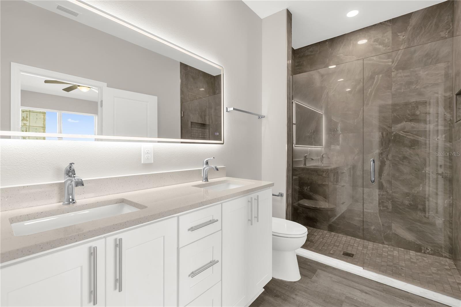 ACADEMY MANOR UNIT 01 - Residential