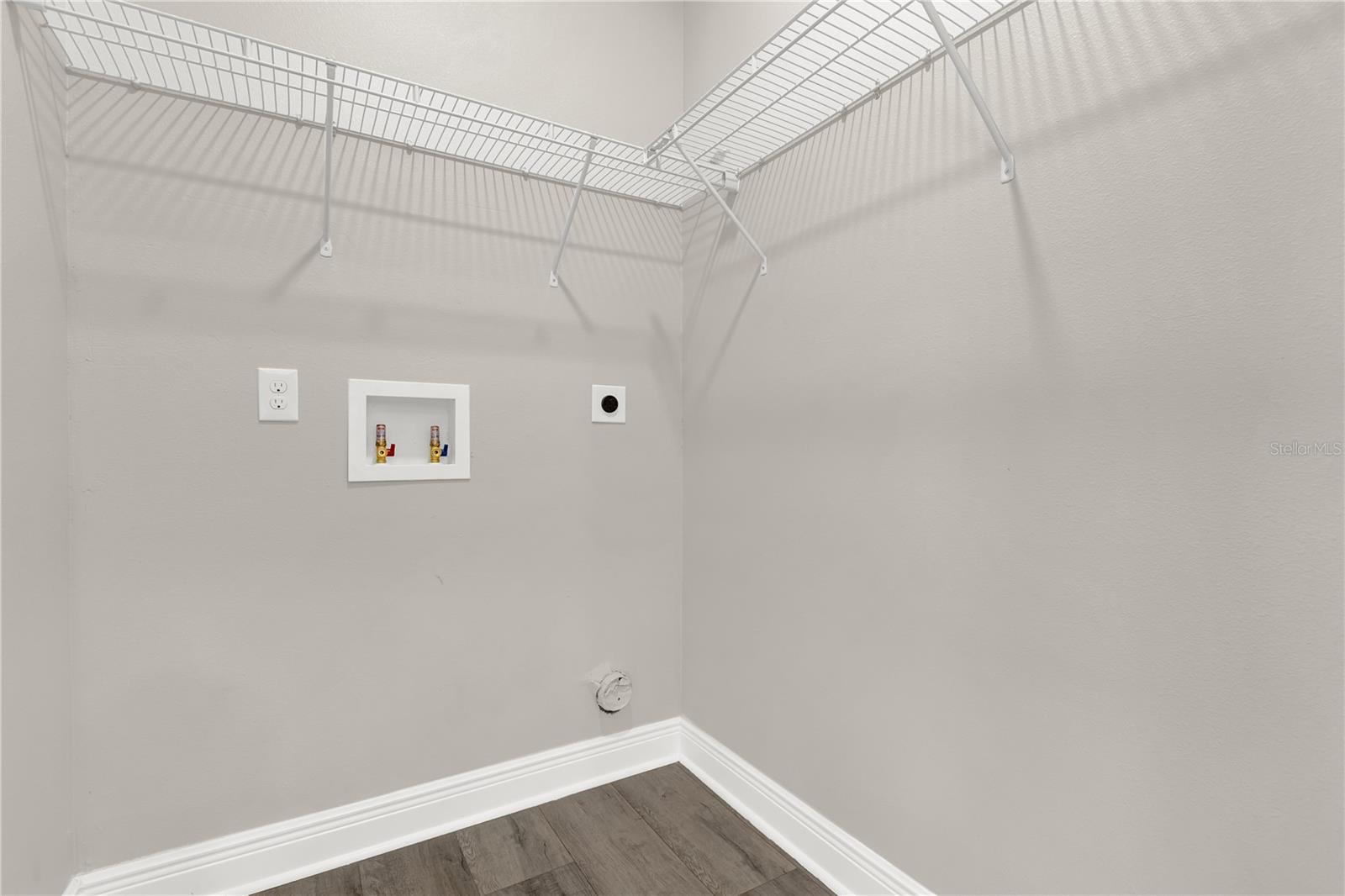 ACADEMY MANOR UNIT 01 - Residential