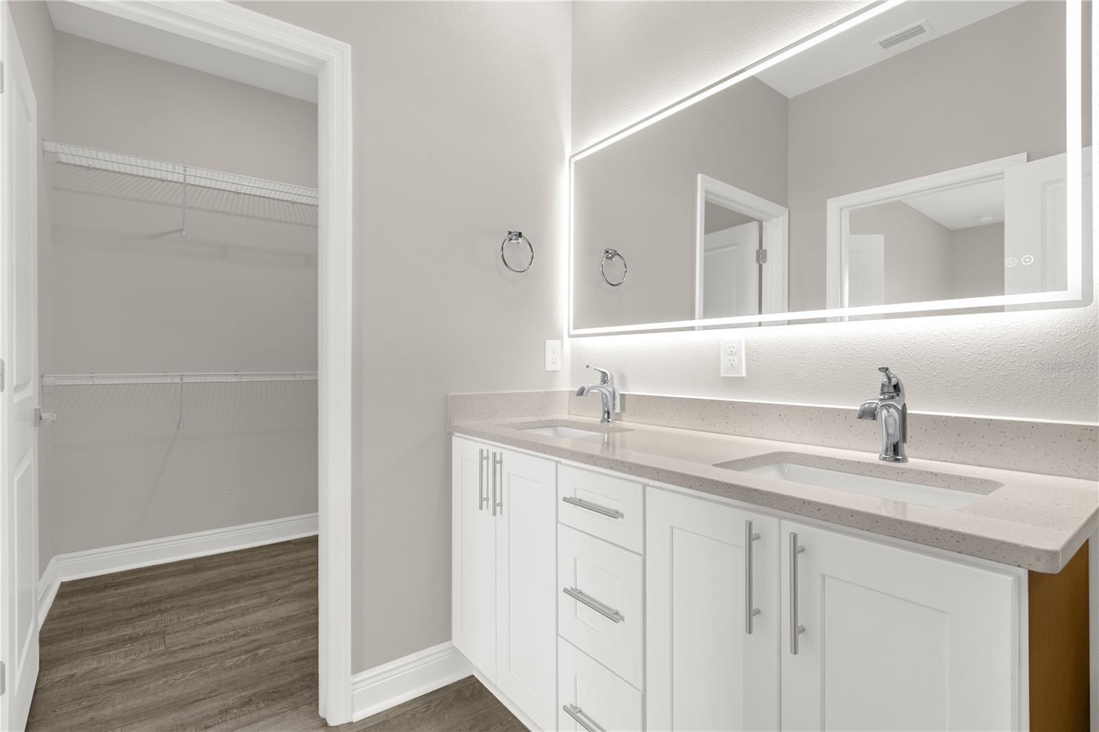 ACADEMY MANOR UNIT 01 - Residential