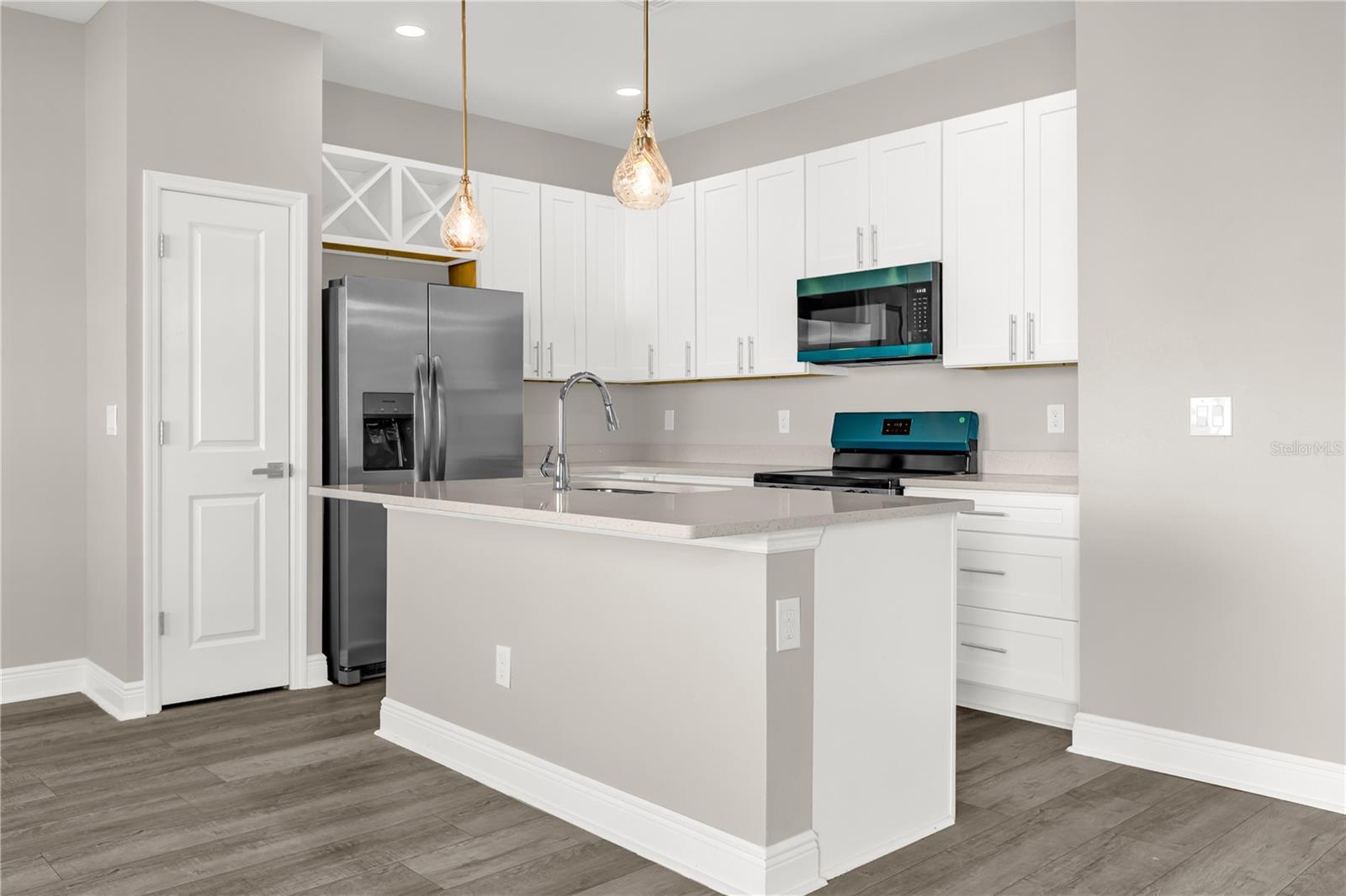 ACADEMY MANOR UNIT 01 - Residential