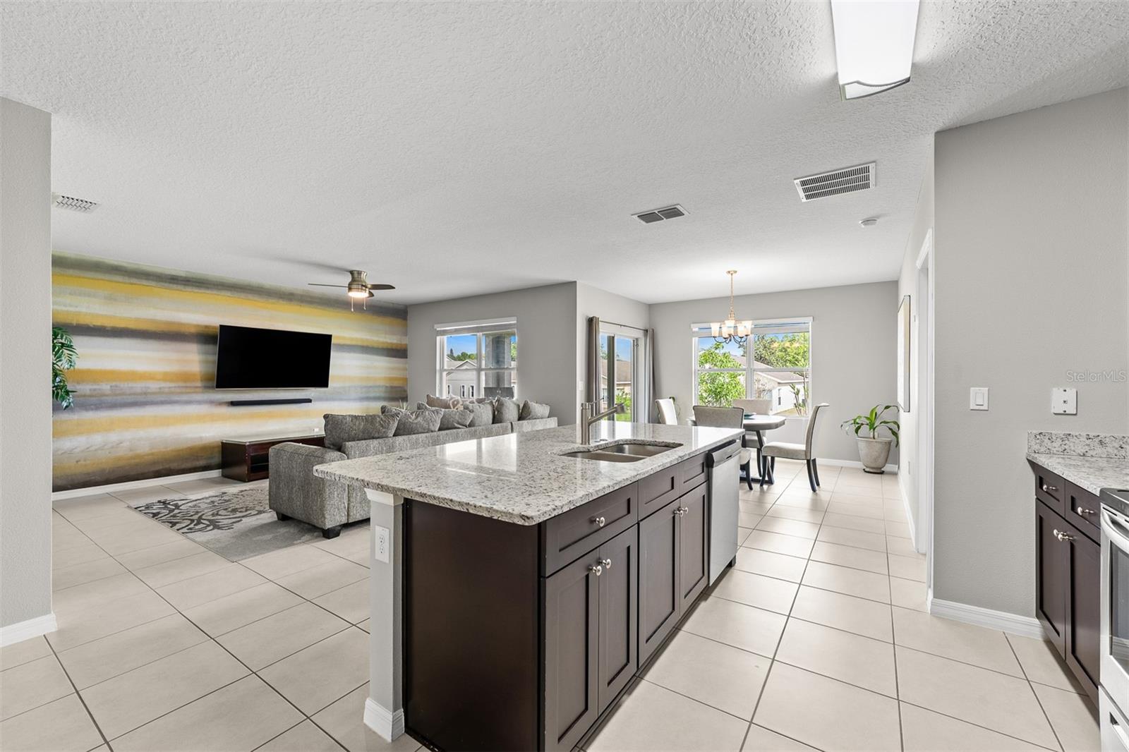 412 ABERDEEN DR DRIVE