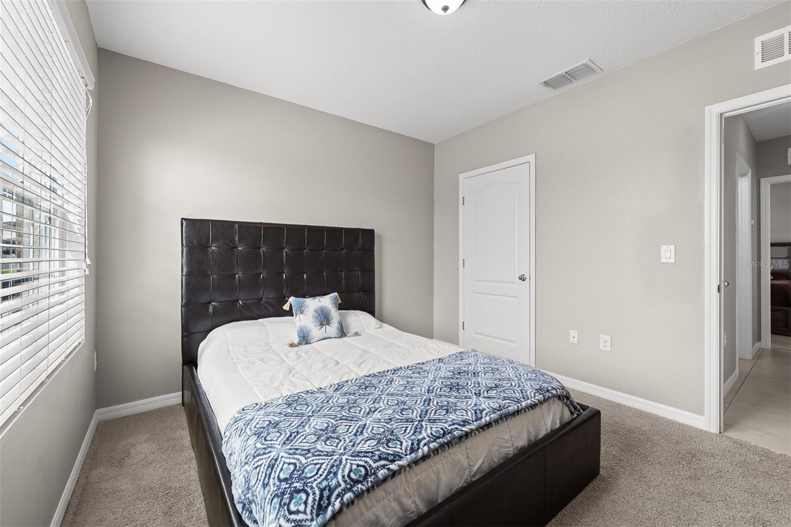 SUMMERS CORNER - Residential