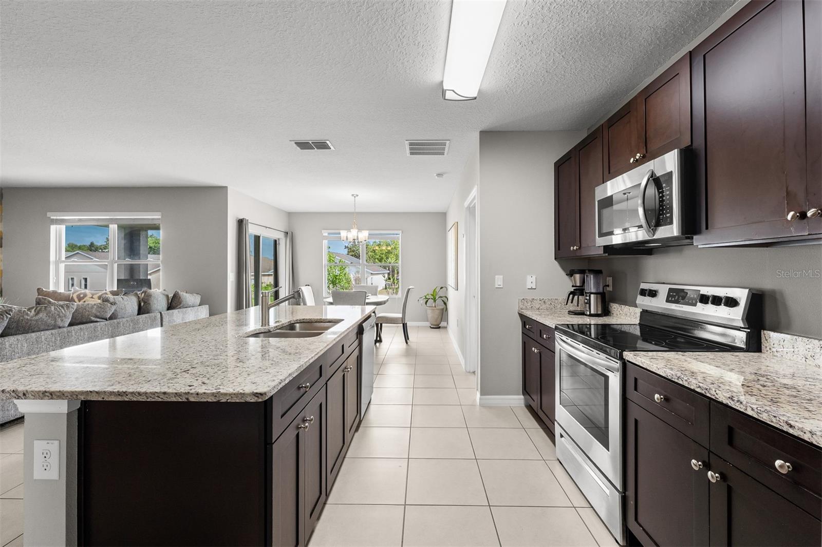 SUMMERS CORNER - Residential