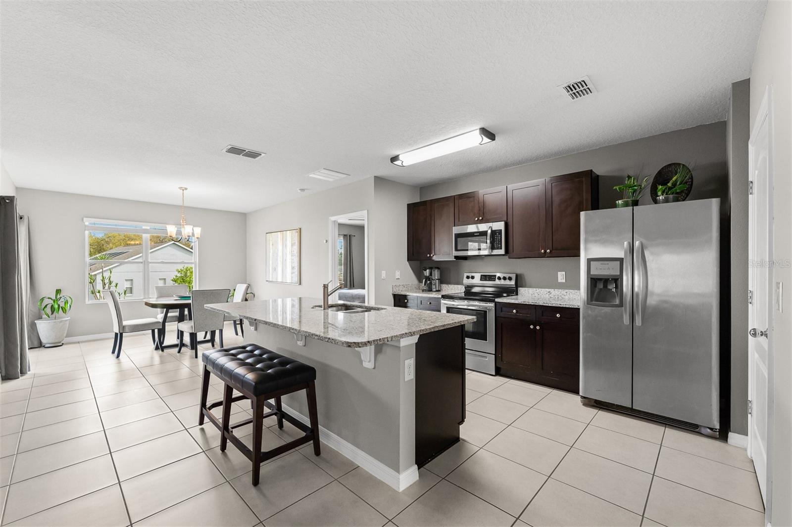 412 ABERDEEN DR DRIVE