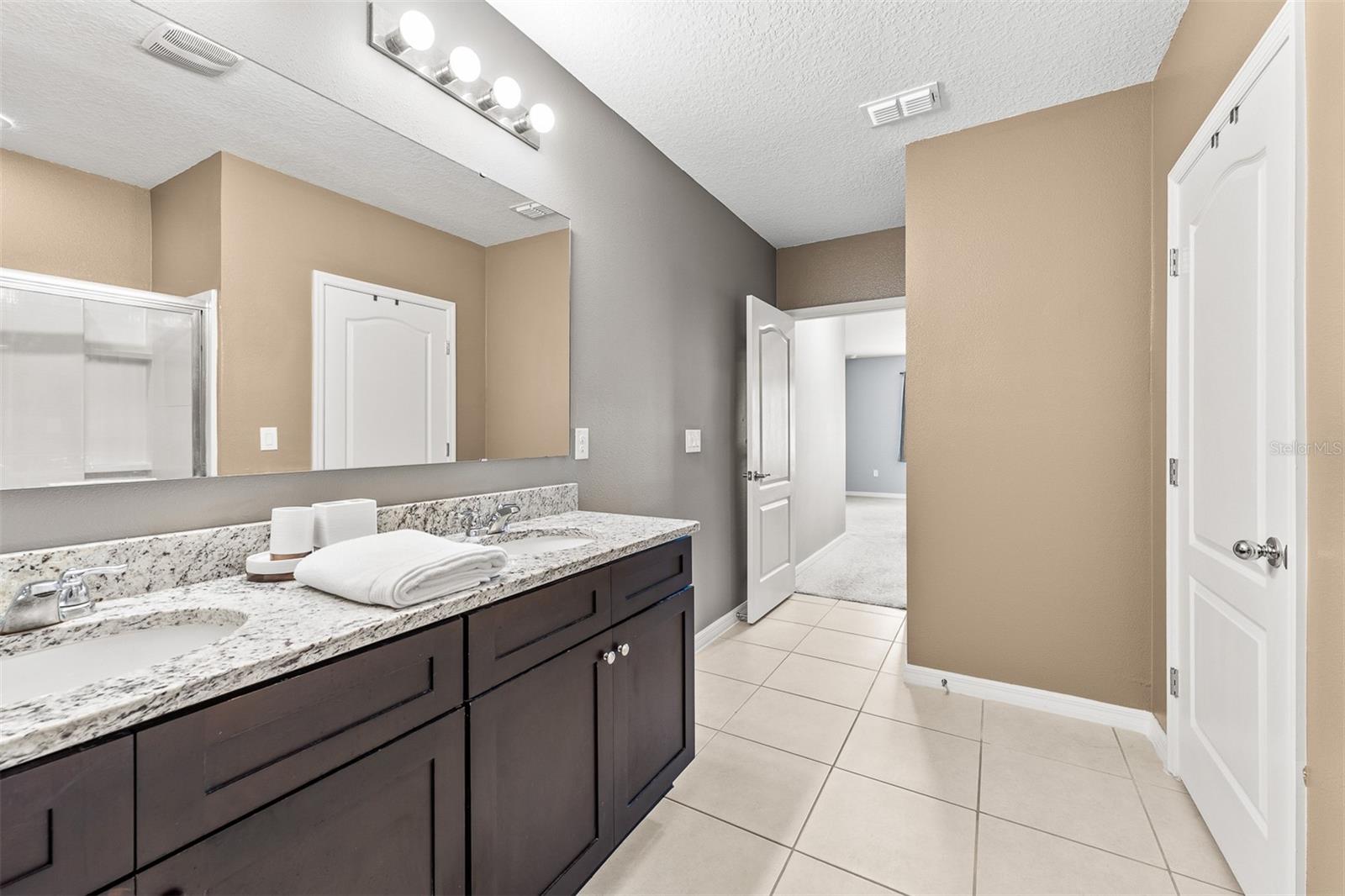 SUMMERS CORNER - Residential