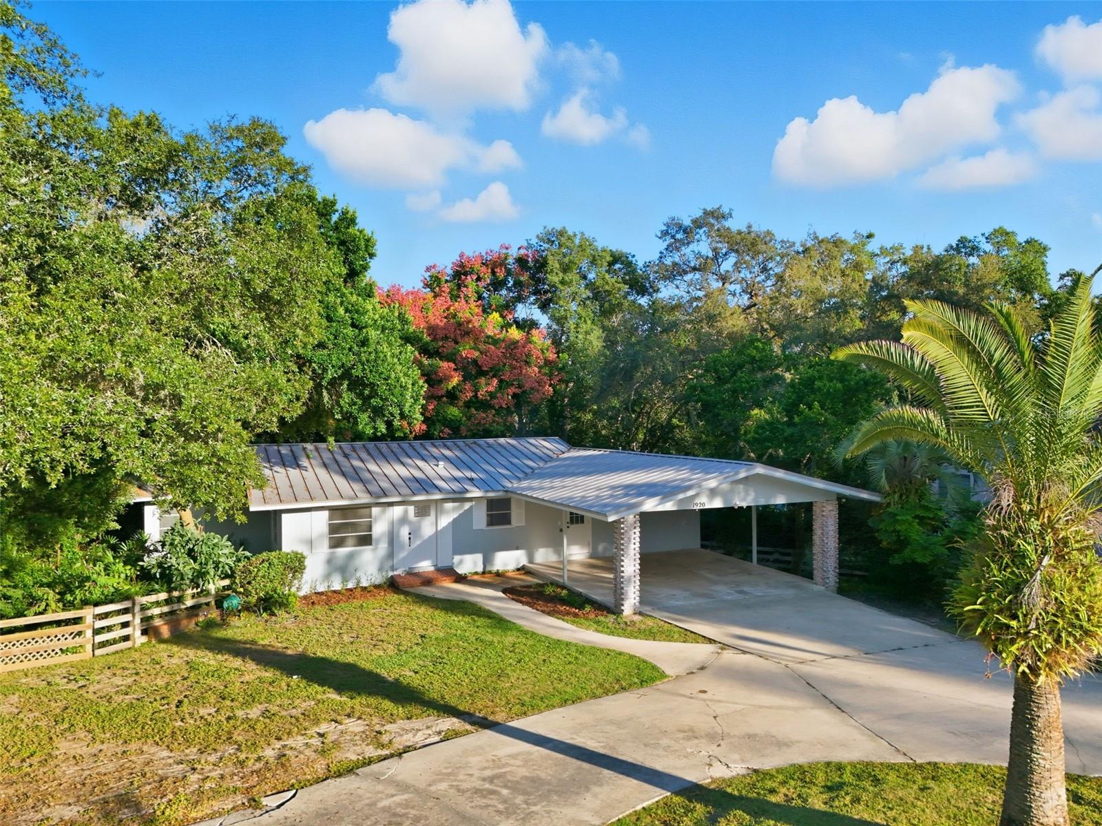 MOUNT DORA PINECREST SUB - Residential