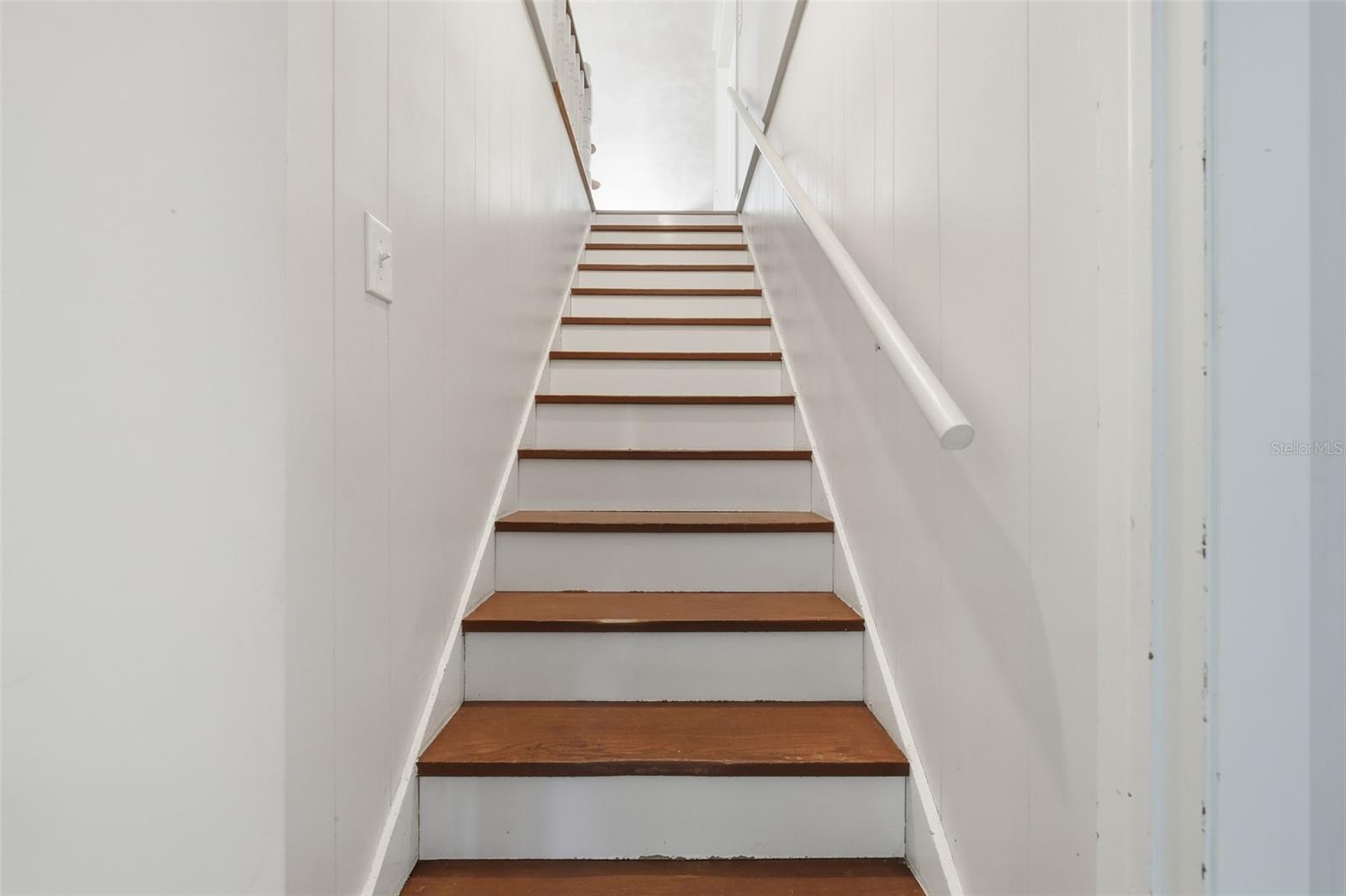 MOUNT DORA PINECREST SUB - Residential