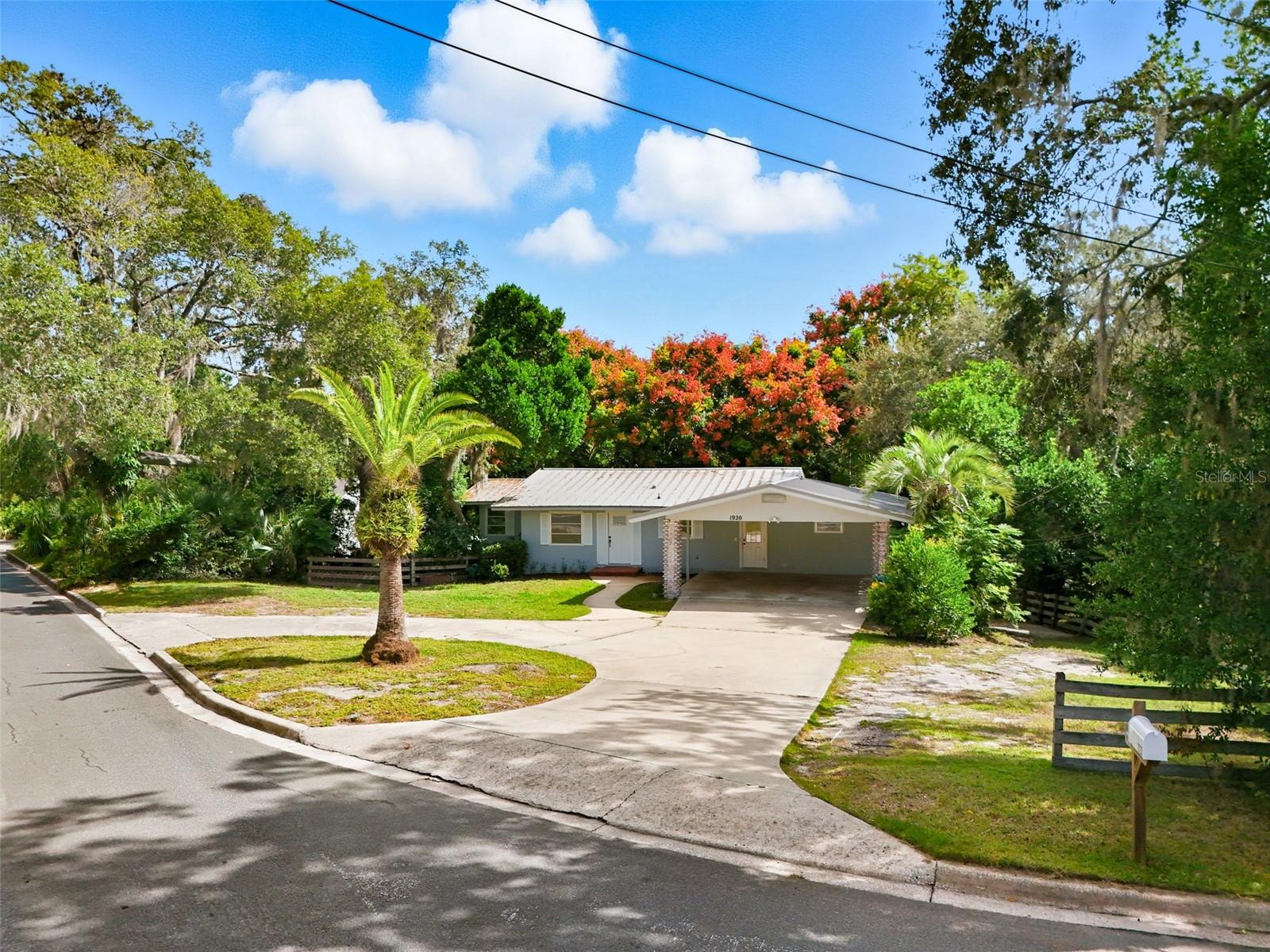 MOUNT DORA PINECREST SUB - Residential