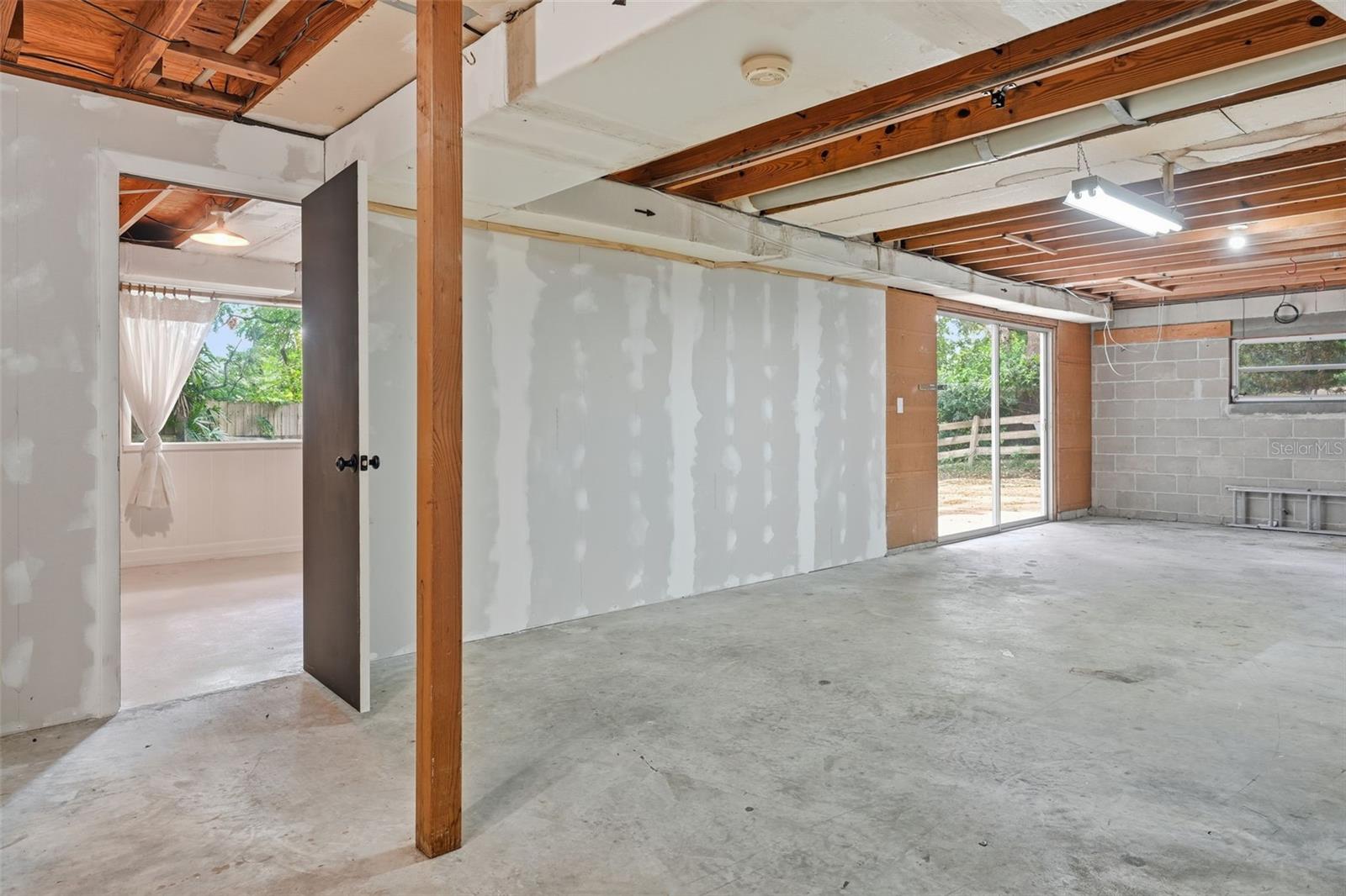 MOUNT DORA PINECREST SUB - Residential