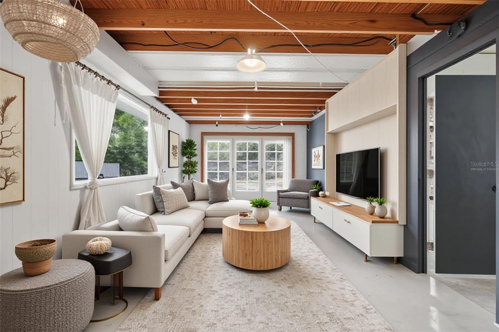 MOUNT DORA PINECREST SUB - Residential