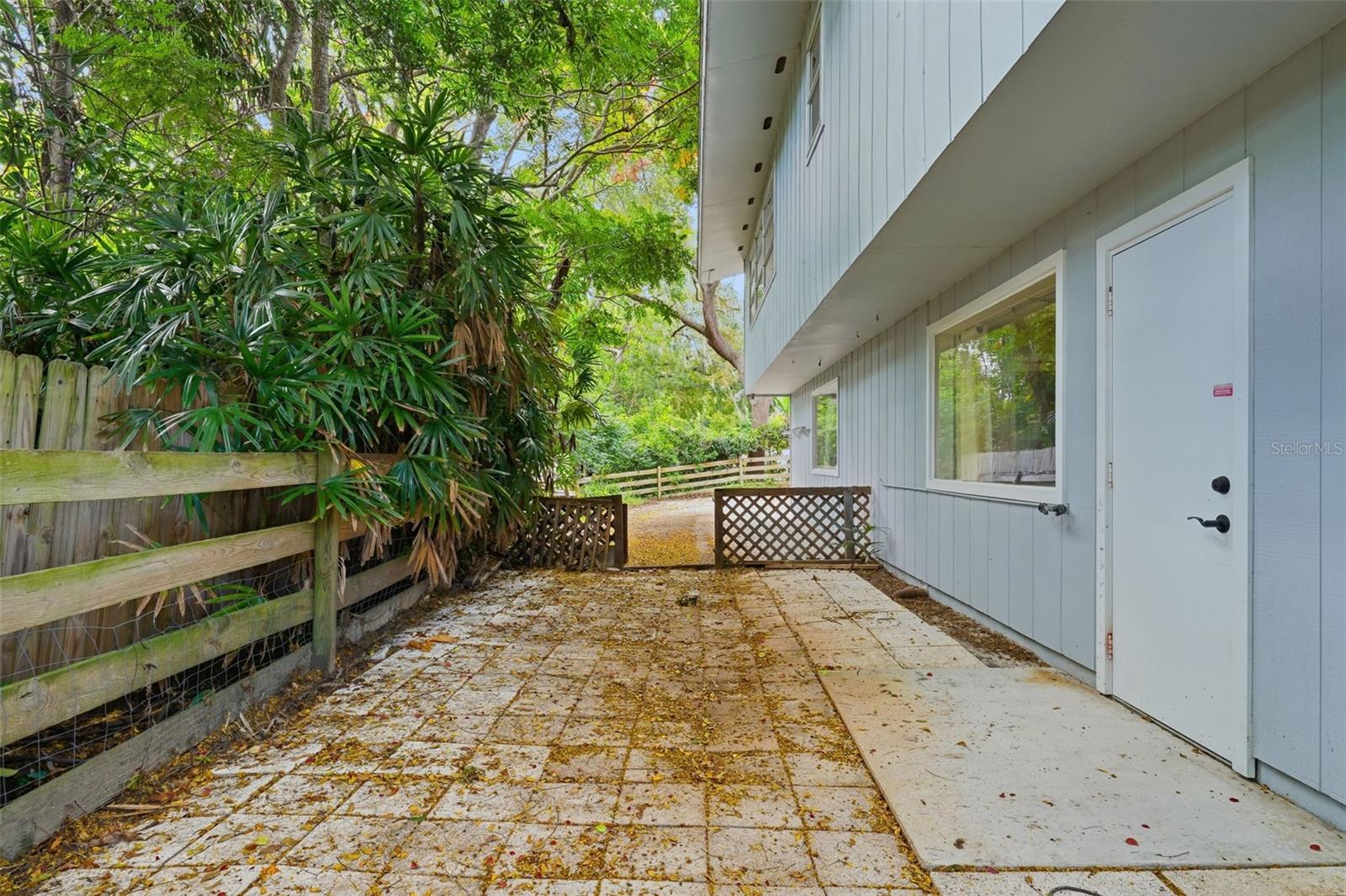 MOUNT DORA PINECREST SUB - Residential