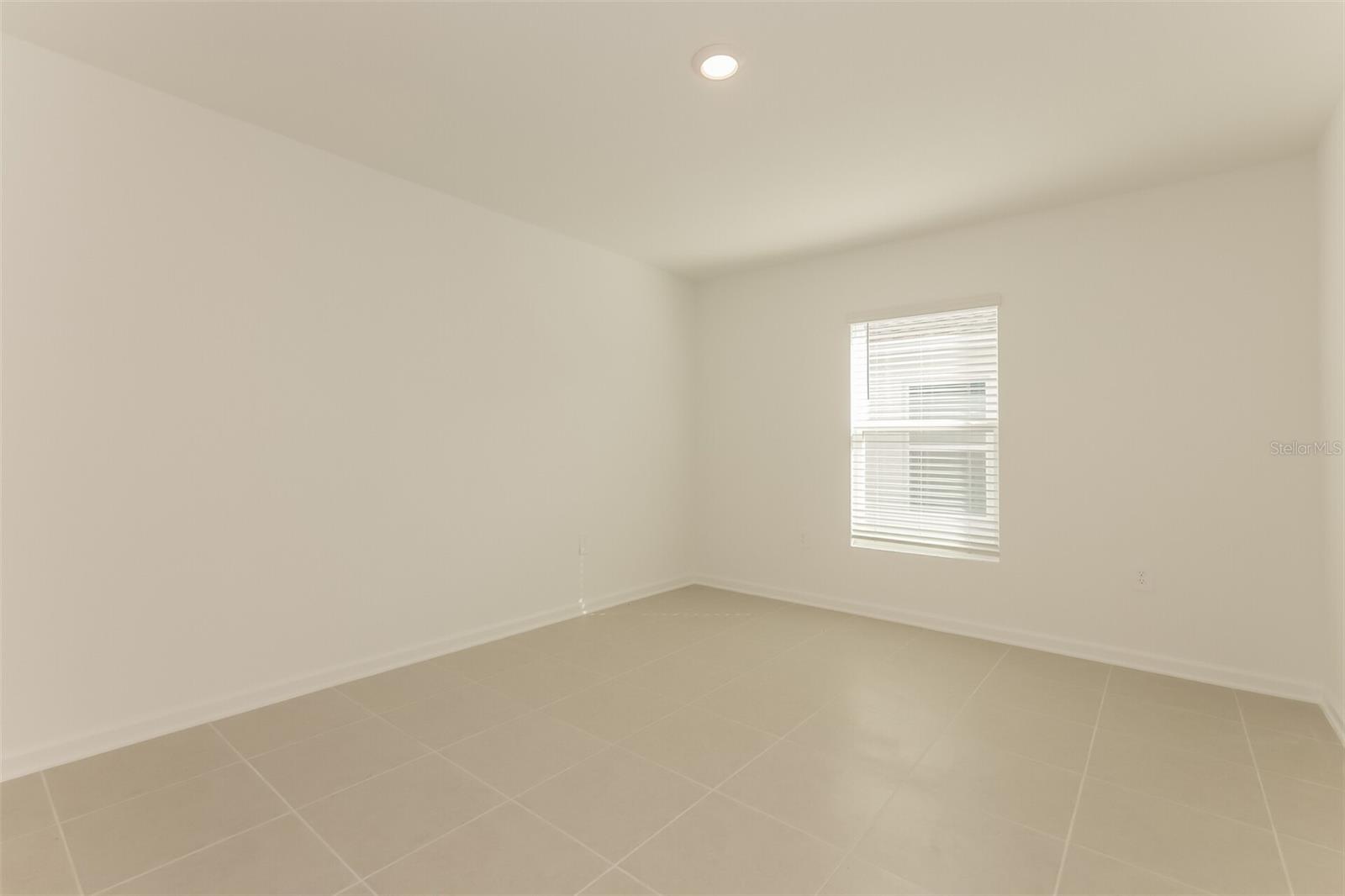 RANCHES/LK MCLEOD III - Residential Lease