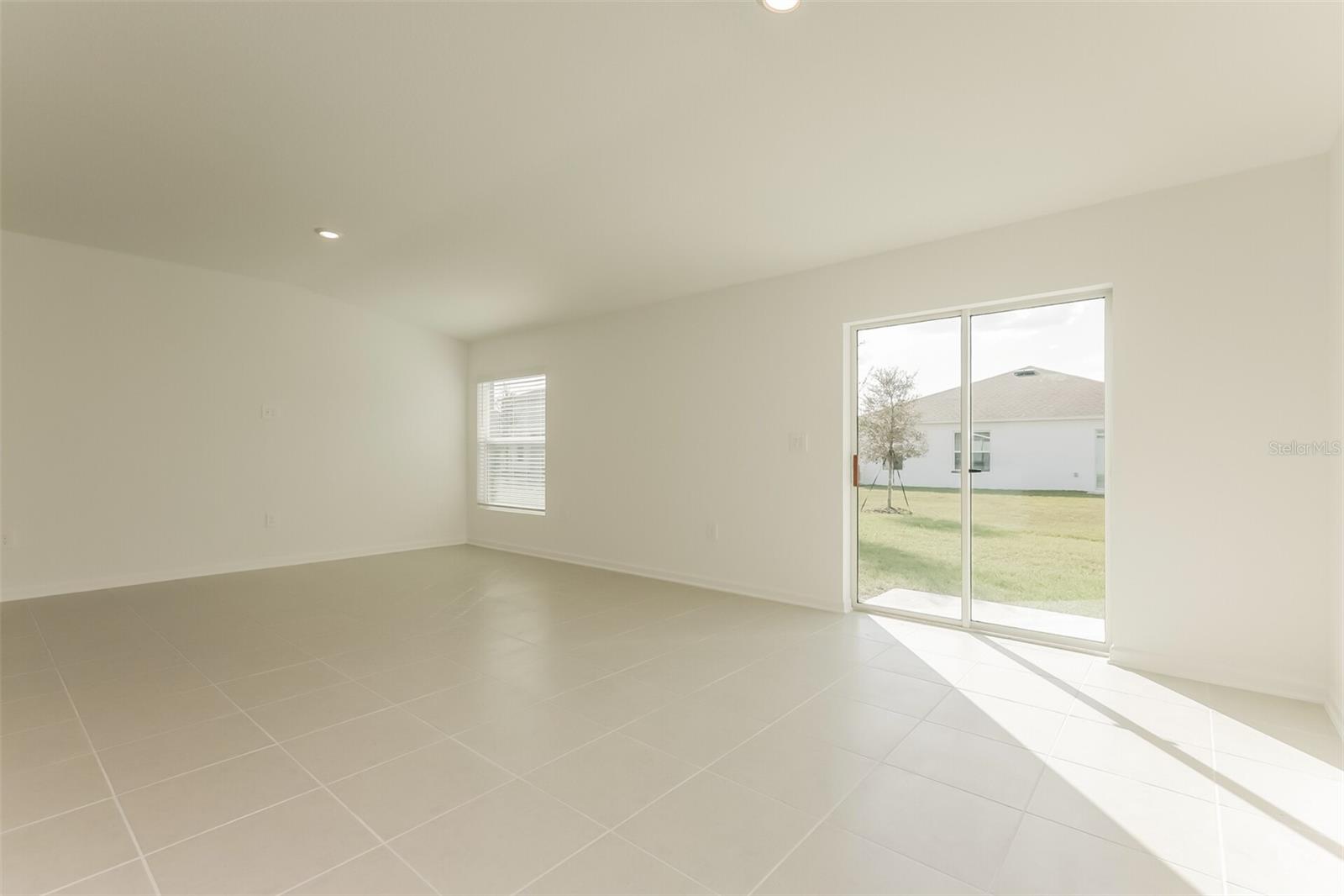 RANCHES/LK MCLEOD III - Residential Lease