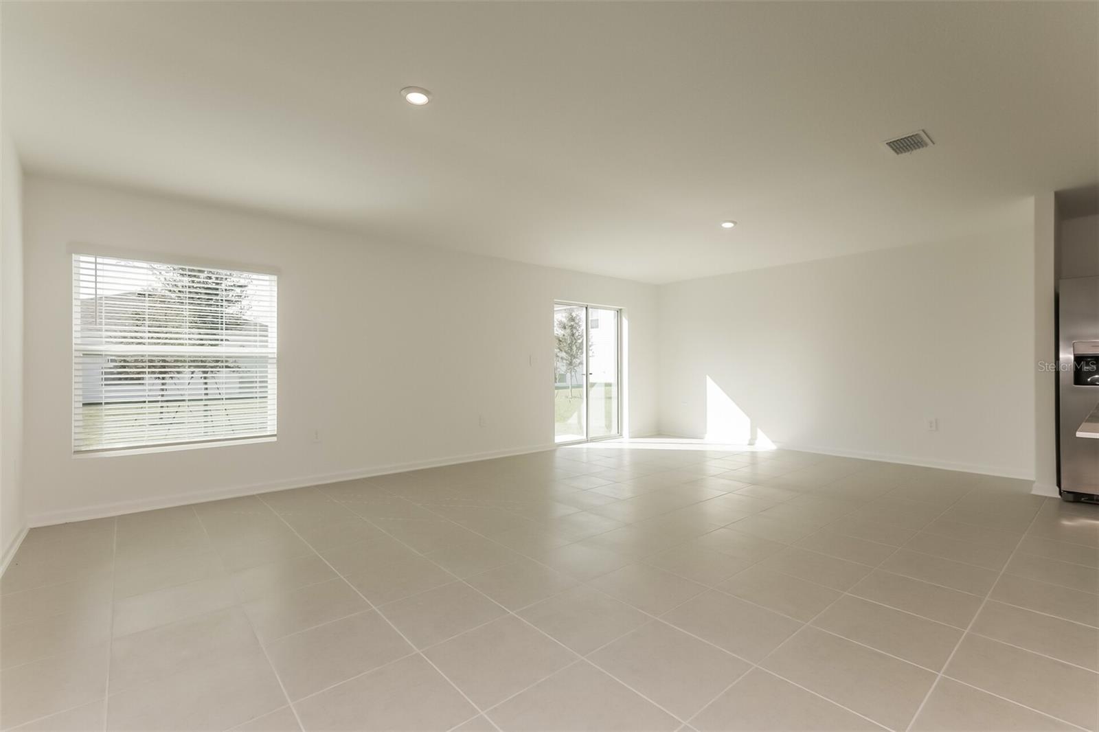 RANCHES/LK MCLEOD III - Residential Lease