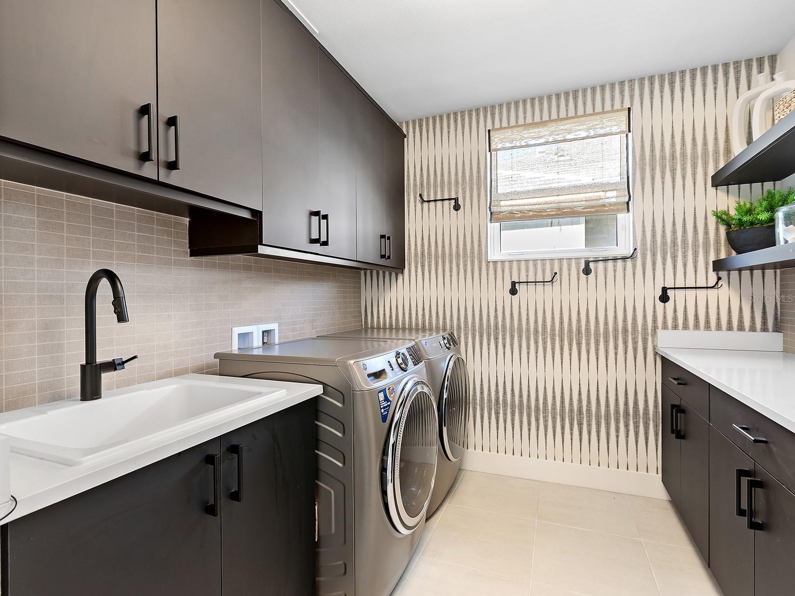 LAKEHOUSE COVE/WATERSIDE PH 5 - Residential