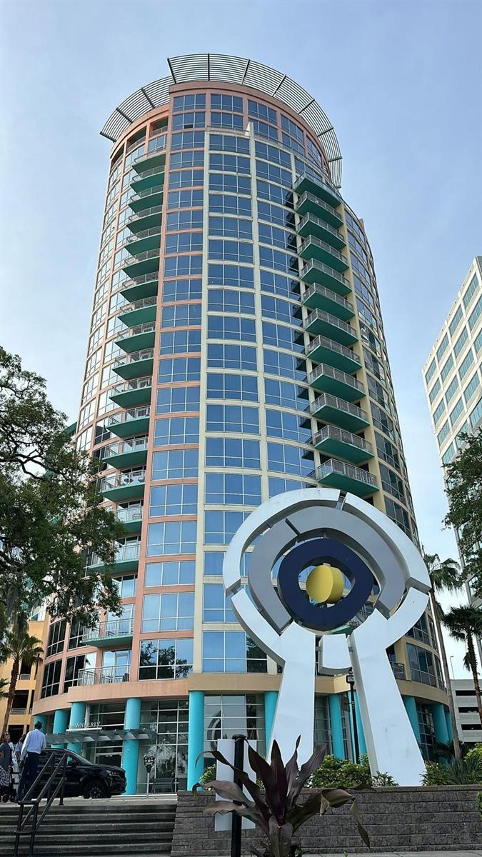 LUXURY condominium located in the heart of Downtown Orlando. Floor to ceiling windows, Air conditioner 2024. Renew Floor, bathrooms, countertop, and painting 2024. Amazing panoramic views of Lake Eola. Great amenities: two separate gym areas, one for cardio and one for strength, a rooftop pool deck area complete with a Jacuzzi and gazebos, conference room for your meetings, Doorman, Concierge, 24 Hour Access, Business Center, and Lounge. 2 assigned parking spots with this unit. Close to shopping, supermarket, Restaurants, entertainment and farmers markets.