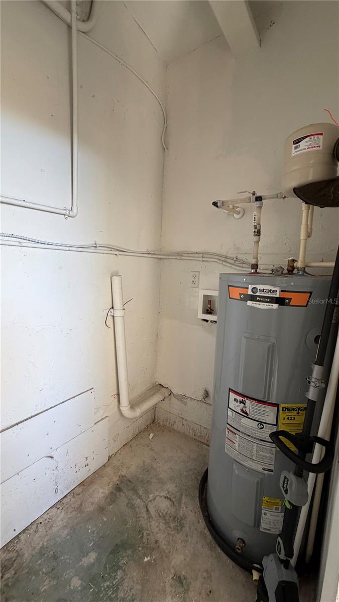 PORT CHARLOTTE SEC 033 - Residential Lease