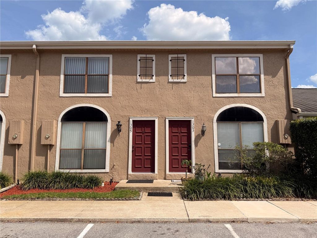 Photo of 1305 Park Villa Place, Winter Springs, FL 32708 (MLS # O6405567)