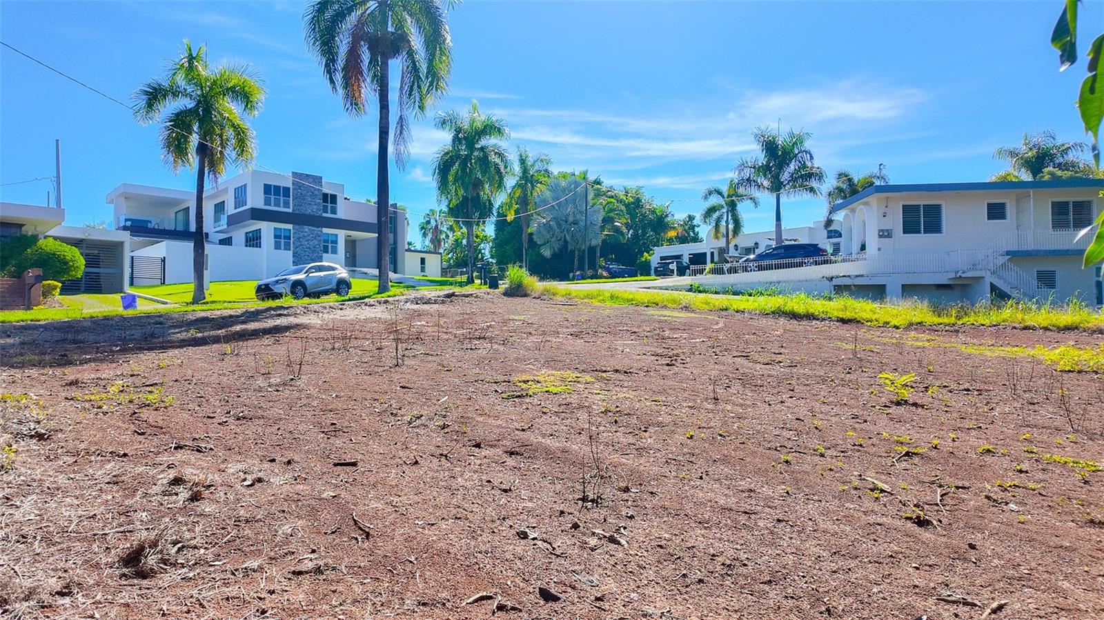 URB EUGENIO MARIA DE HOSTOS CALLE CARLOS E CHARDON SOLAR 33